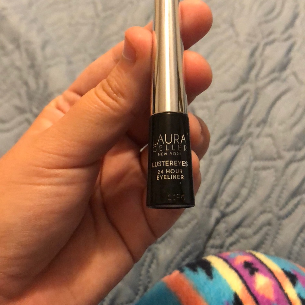 NEVER USED EYELINER